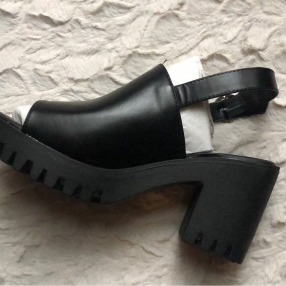 Madden Girl Platform Heel Sandals black and silver 8/5M - Picture 8 of 11